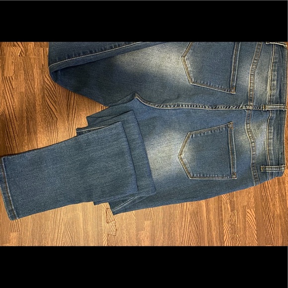 Distressed High Waist Jeans - Picture 6 of 6